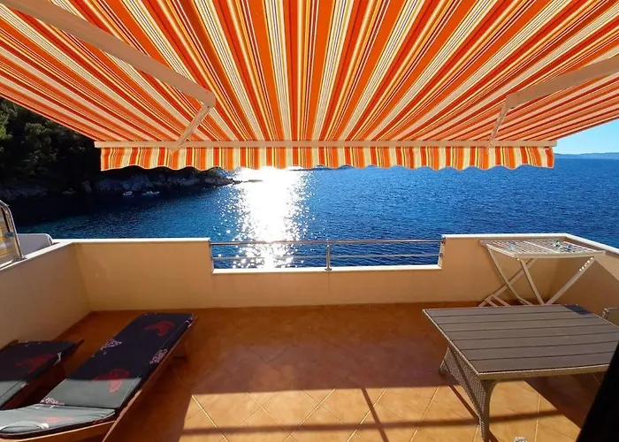 Robinson Medvidna Hvar Apartments