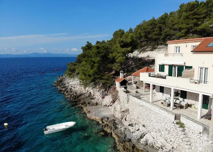 Robinson Medvidna Hvar Apartments